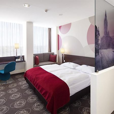 Webers - Das Hotel Im Ruhrturm Essen Ruang foto