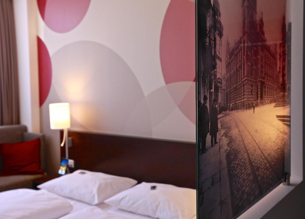Webers - Das Hotel Im Ruhrturm Essen Bagian luar foto
