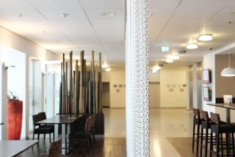 Webers - Das Hotel Im Ruhrturm Essen Bagian luar foto
