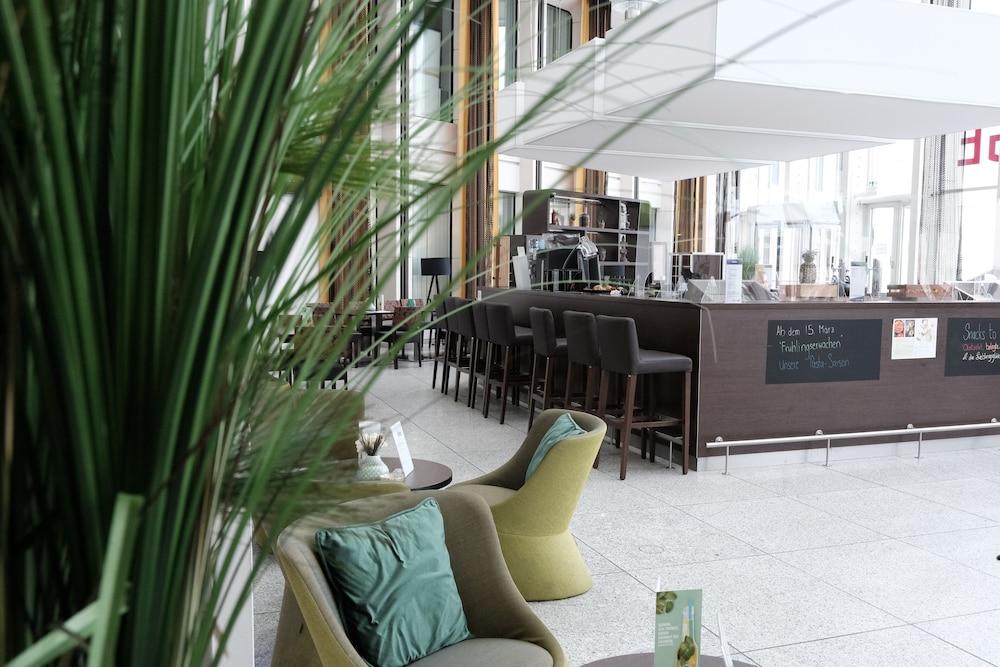 Webers - Das Hotel Im Ruhrturm Essen Bagian luar foto