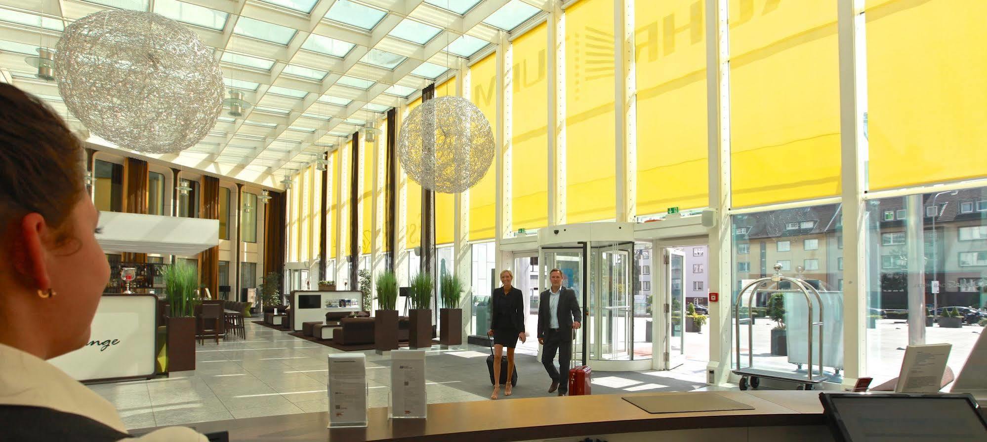 Webers - Das Hotel Im Ruhrturm Essen Bagian luar foto